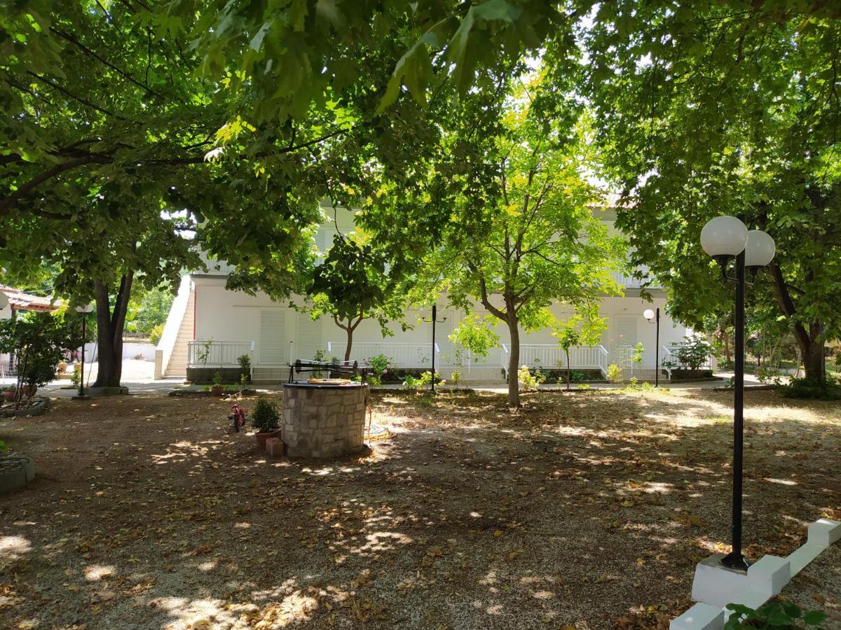Avli Studios Kokkino Nero Bagian luar foto